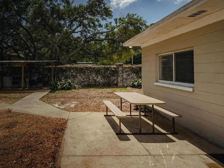 Ferienhaus 2 Combined Houses, Walk To Stadium Tampa USA