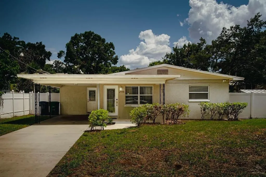 2 Combined Houses, Walk To Stadium Tampa